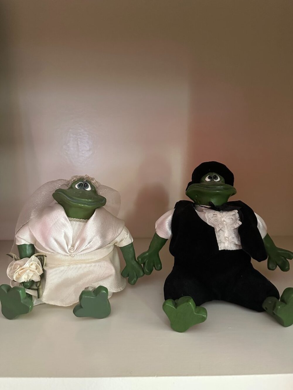 Vintage Russ Berrie Mr & Mrs Pondhopper Wedding Frog Bride Groom Kathleen Kelly